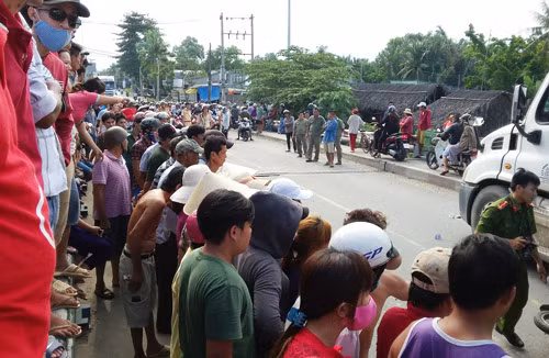 Kinh hoang container lien tiep can chet 3 nguoi tren duong “tu than”-Hinh-6