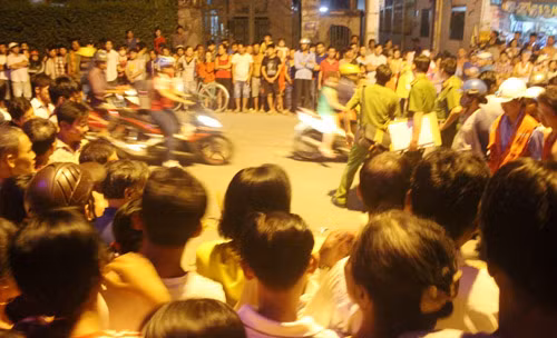 Kinh hoang container lien tiep can chet 3 nguoi tren duong “tu than”-Hinh-3