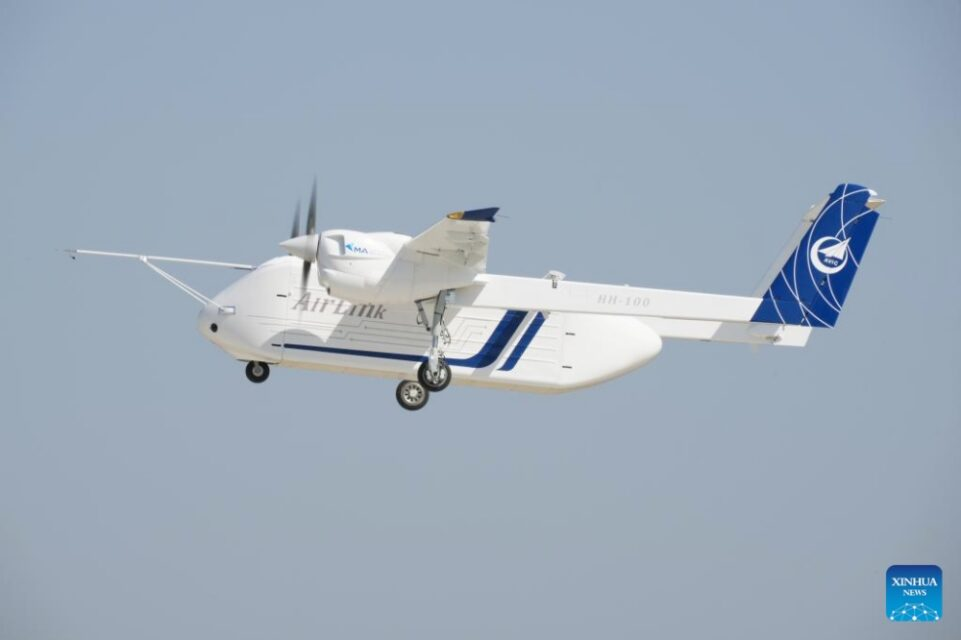 Với khả năng bay ở độ cao tối đa 5.000 mét, HH-100 không chỉ phục vụ cho hoạt động logistics mà còn có thể ứng dụng trong nhiều lĩnh vực khác như chữa cháy rừng, vận chuyển hàng cứu trợ, và các tình huống khẩn cấp.(Ảnh:UAS Vision)