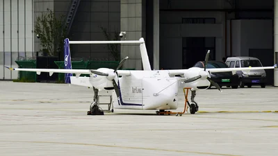 Trong chuyến bay thử nghiệm đầu tiên tại thành phố Tây An, tỉnh Thiểm Tây, HH-100 đã hoàn thành một quãng đường dài 35 km một cách ổn định và đáp ứng mọi yêu cầu thử nghiệm. Sự kiện này đánh dấu một bước tiến quan trọng trong việc phát triển công nghệ vận tải hiện đại và thân thiện với môi trường của Trung Quốc.(Ảnh:JetPhotos)