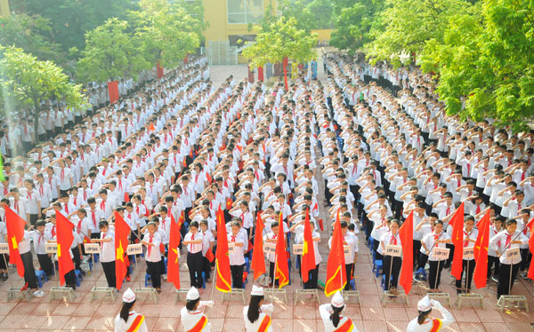 Đối với học sinh, ngày khai giảng đánh dấu một bước khởi đầu mới với nhiều kỳ vọng, hy vọng và sự phấn đấu trong học tập. (Nguồn ảnh:Báo Công giáo và Dân tộc)