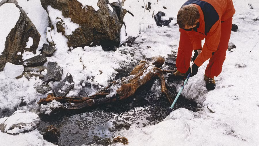 Với niên đại hơn 5.300 năm, Oetzi là manh mối về quá khứ xa xôi đầy bí ẩn đối với các nhà khoa học. (Ảnh: Explorersweb)