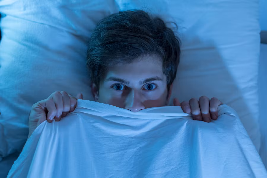 Nếu bạn gặp phải hiện tượng này, hãy cố gắng giữ bình tĩnh, thở đều và cố gắng cử động các ngón tay hoặc ngón chân để thoát khỏi trạng thái tê liệt.(Ảnh: Baptist Health)