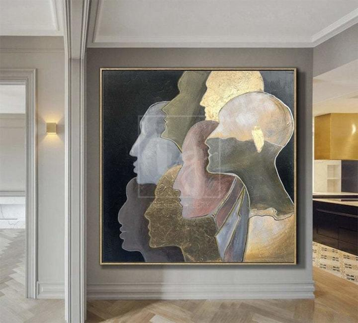 Trong thế kỷ 20 và 21, nghệ thuật tượng hình tiếp tục phát triển và đa dạng hóa. Các phong trào nghệ thuật như ấn tượng, lập thể, và trừu tượng đã mở ra những hướng đi mới, thách thức các quan niệm truyền thống về nghệ thuật. Nghệ thuật đương đại không chỉ giới hạn ở tranh vẽ và điêu khắc mà còn bao gồm các hình thức mới như nghệ thuật video, nghệ thuật trình diễn và nghệ thuật số.