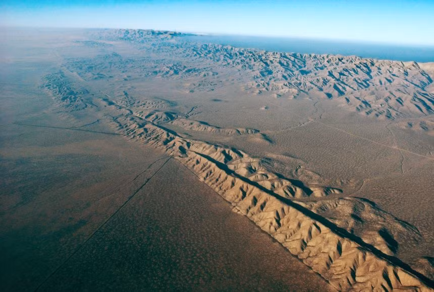 Các nhà khoa học cho rằng nguyên nhân có thể là do chu kỳ tấn công của sao chổi hoặc các quá trình địa vật lý liên quan đến động lực của kiến tạo mảng và biến đổi khí hậu.(Ảnh: nationalgeographic)