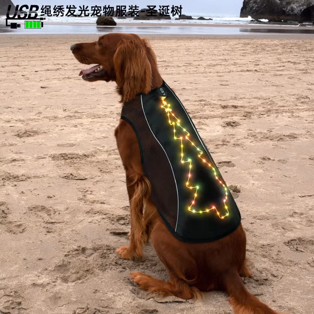 3. Áo khoác phát sáng cho chó: Dành riêng cho những người yêu thú cưng, áo khoác phát sáng cho chó là một phát minh vừa kỳ lạ vừa hữu ích. Với hệ thống đèn LED tích hợp, chiếc áo này giúp bạn dễ dàng tìm thấy chú chó của mình trong bóng tối. Mặc dù trông khá kỳ quặc, đặc biệt là khi thấy một chú chó nhỏ chạy quanh với bộ áo khoác phát sáng, nhưng đây là một sản phẩm được nhiều người ưa chuộng trong mùa đông.(Ảnh: AliExpress)
