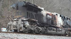 Sau khi tàu dừng lại, các nhân viên tàu bị thẩm vấn và kiểm tra sức khỏe bởi những người thuộc một đơn vị lạ lẫm. Họ bị yêu cầu giữ im lặng vì lý do an ninh quốc gia. Những đầu máy và toa tàu bị hư hỏng sau đó đã bị gỡ bỏ và phủ bạt, không để lại dấu vết gì của cuộc chạm trán bí ẩn này. (Ảnh: WYMT)