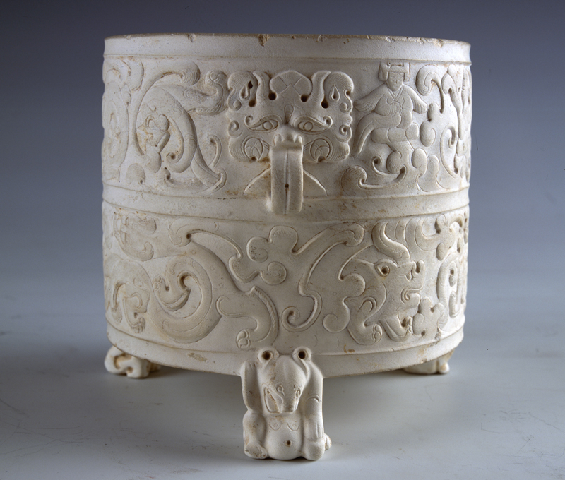 Các chuyên gia khảo cổ không thể xác định được mục đích sử dụng thực sự của cổ vật này.(Ảnh: hnmuseum)