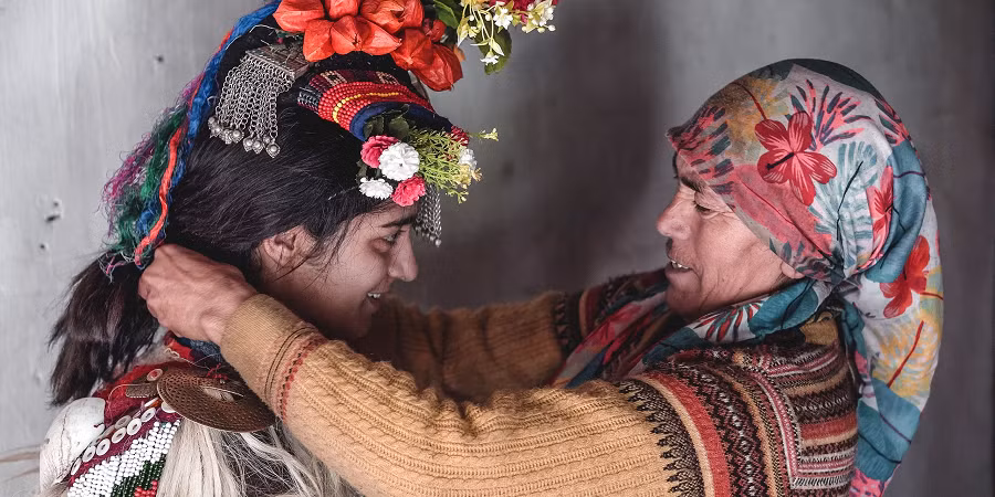 Tuy nhiên, người Drokpa vẫn tiếp tục giữ gìn các giá trị văn hóa truyền thống, đồng thời mở rộng cánh cửa đón nhận những thay đổi tích cực từ bên ngoài.