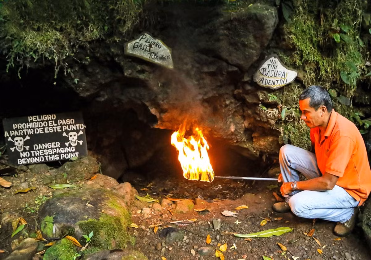 Tác động của khí CO2 không chỉ gây nguy hiểm ngay lập tức mà còn có thể dẫn đến ngộ độc CO2, với các triệu chứng như đau đầu, chóng mặt, và khó thở, và trong trường hợp nghiêm trọng có thể gây tử vong. (Ảnh: Tiempo)