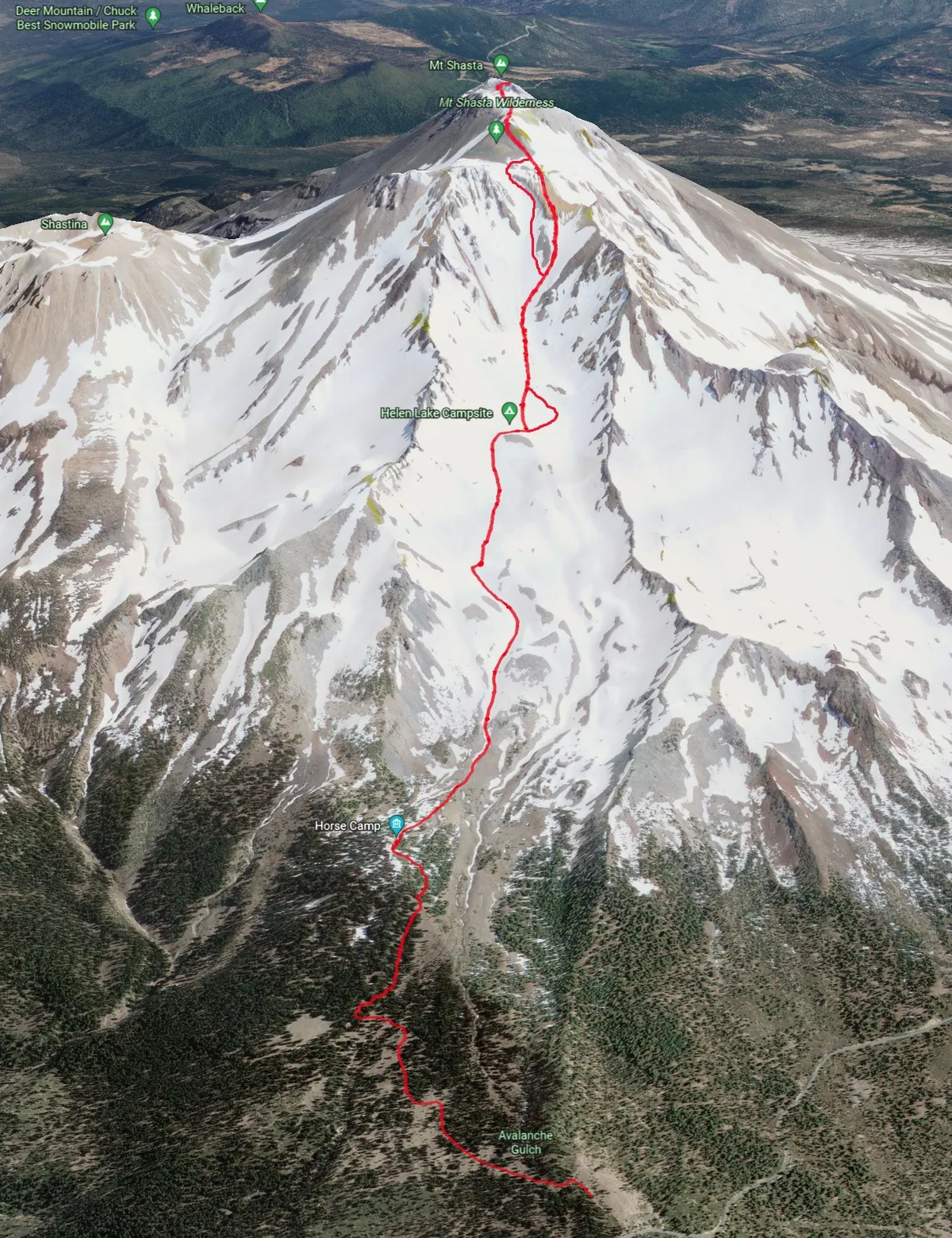 Theo truyền thuyết của các bộ lạc như Shasta, Modoc, Wintun, Atsugewi và Klamath, ngọn núi này là nơi sinh sống của nhiều linh hồn và người giám hộ. Một trong những linh hồn nổi tiếng nhất là Tộc trưởng Skell, người được cho là đã từ trên trời rơi xuống đỉnh núi. Trong cuộc xung đột với các linh hồn nguyên thủy khác từ Địa ngục, Tộc trưởng Skell đã gây ra nhiều vụ phun trào khác nhau trên sườn núi và các vùng lân cận. (Ảnh: The Mountains Are Calling)