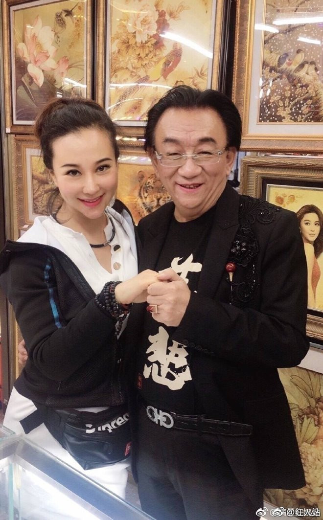 Co dao goc Viet 27 tuoi gay soc khi khoe anh sexy tuyen chong-Hinh-2