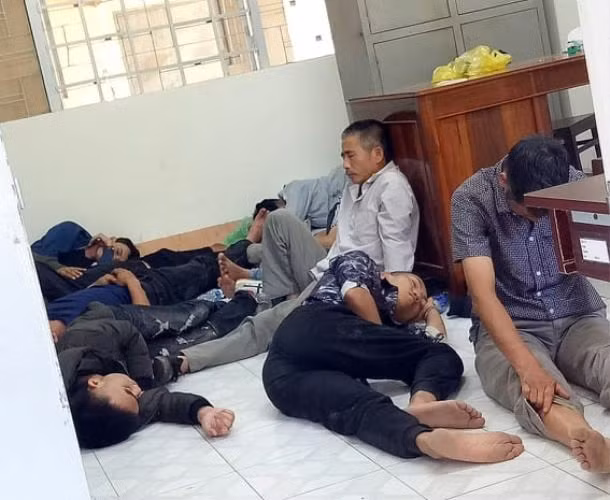 Bat o co bac di toan o to, sat phat giua deo o Binh Thuan