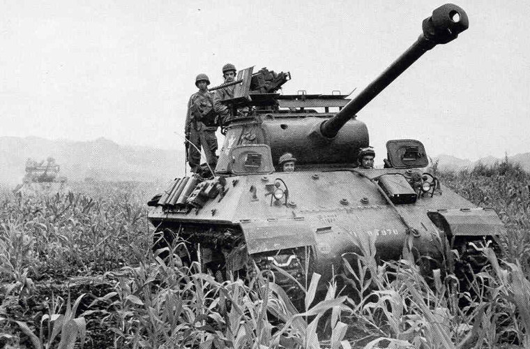 Pháo chống tăng tự hành M-36 Jackson thuộc tiểu đoàn tăng được thành lập năm 1952. Jackson được Mỹ sản xuất từ cuối cuộc CTTG 2, chuyên dùng để chống lại các xe tăng hạng trung Panther và hạng nặng Tiger của Đức quốc xã. Nó được trang bị bộ giáp dày từ 9-108mm, lắp pháo chống tăng 90mm M3.