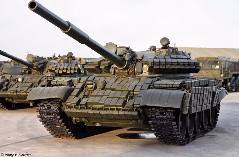 T-62MV trang bị động cơ diesel V-46-5M vốn của T-72.