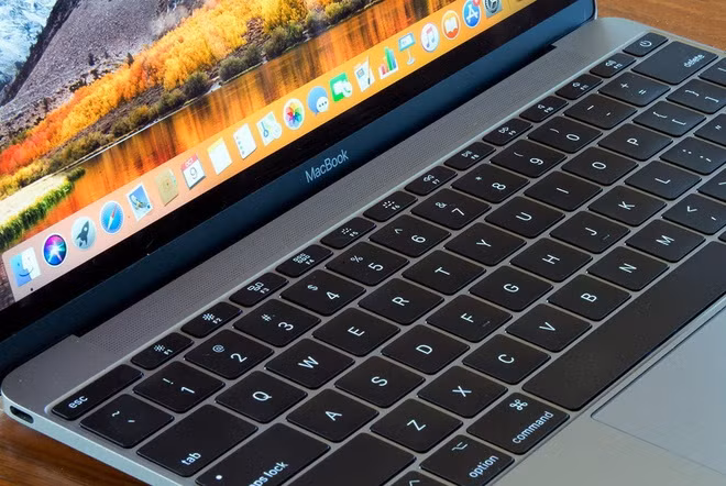 Chiec MacBook bi ghet sap tro lai, hua hen... loi hai hon xua-Hinh-2