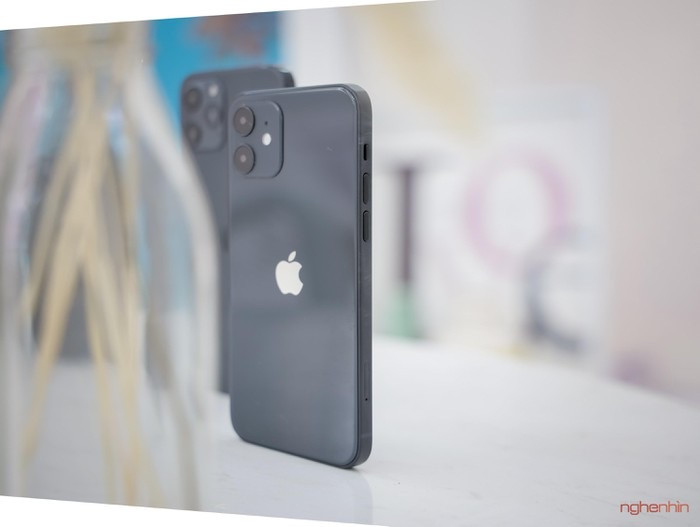 Trong khi đó, iPhone 12 Max sẽ có giá dao động từ 799-849 USD (khoảng từ 18,5-19,6 triệu đồng), còn phiên bản iPhone 12 Pro sẽ được bán với mức giá dao động từ 1,049-1,099 USD (khoảng 24,3-25,4 triệu đồng).