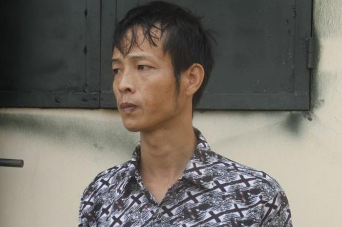 Bo bat con coi quan ao, dung phoi nang