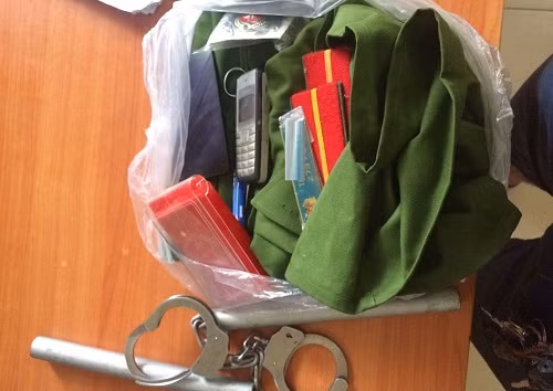 Bang trom nhi dot nhap nha cong an lay gi?-Hinh-2