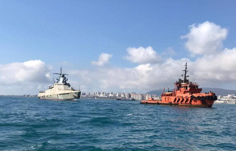 Hiện tại một số ý kiến tập trung vào việc nhìn thấy "khoảng trống" vũ khí có thể được sử dụng để tăng cường hỏa lực cho con tàu. Chúng ta đang nói về vị trí giữa tháp pháo và cấu trúc thượng tầng, với đề xuất đặt hệ thống phòng không Shtil-1 tại đây, nếu thể tích tự do của thân tàu cho phép.