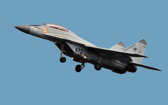 Cụ thể, ông Astkhani bình luận rằng "vụ rơi thứ ba của MiG-29 ở Ấn Độ kể từ đầu năm nay sẽ mở ra cánh cửa rộng hơn cho các máy bay chiến đấu như Rafale-M của Pháp hay F/A-18 do Mỹ sản xuất".