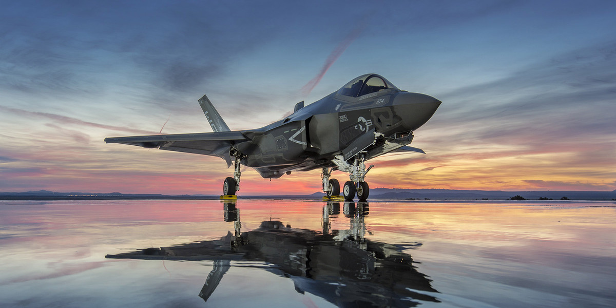 Tính năng trên của F-35B đã được chứng minh bởi Thủy quân lục chiến Mỹ vào mùa hè năm 2023 tại California, trong cuộc diễn tập Obsidian Iceberg để thực hành một hoạt động chiến đấu viễn chinh, trong đó những chiếc F-35B được bố trí trên các sân bay dã chiến thay vì trên tàu.
