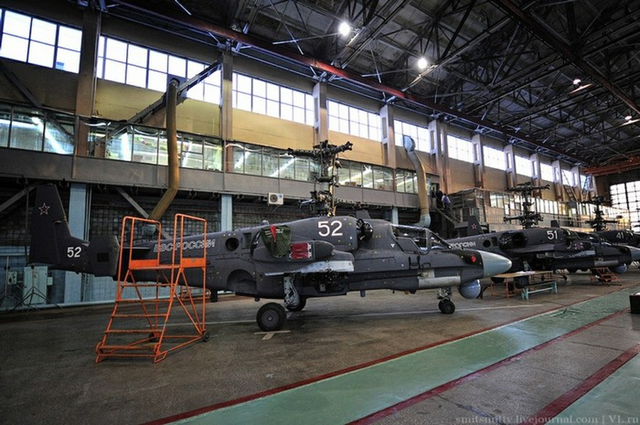 Ka-52 Alligator là loại trực thăng tấn công mới nhất, hiện đại nhất của Quân đội Nga.