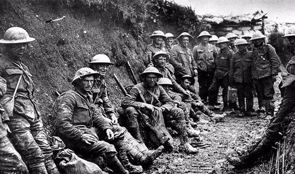 Năm 1941, một binh nhì được trả lương 21 USD/tháng. Đến năm 1942, lương của binh nhì là 50 USD/tháng.