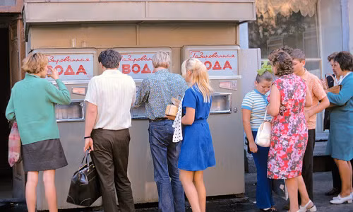 Văn hóa xếp hàng của người dân Liên Xô được đánh giá cao.