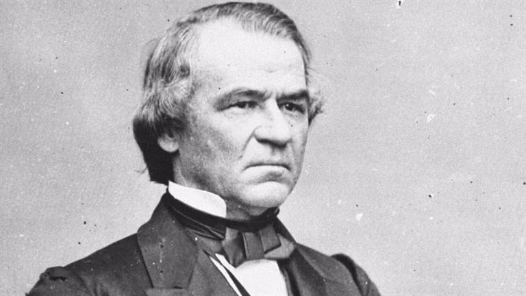 Andrew Johnson là anh thợ may duy nhất trong lịch sử Mỹ trở thành tổng thống. Do vậy, Tổng thống Johnson chỉ mặc những bộ quần áo do ông tự may.