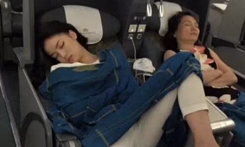 Lo nguoi dang anh dang ngu cua Hoa hau Ky Duyen