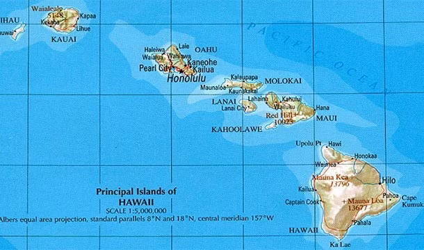 Hawaii là tiểu bang duy nhất ở Mỹ được tạo thành bởi các đảo. Do được nước biển bao quanh, không thuộc lục địa Mỹ nên tiểu bang Hawaii là một trong hai tiểu bang không giáp với tiểu bang khác (ngoài tiểu bang Alaska). Đây là một trong những điều thú vị về Hawaii.