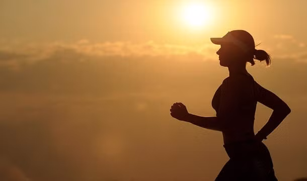 Marla Runyan là vận động viên khiếm thị đầu tiên tham gia Thế vận hội Olympic. Vận động viên người Mỹ này đã giành vị trí thứ 8 tại cuộc thi chạy 1.500 m năm 2.000.