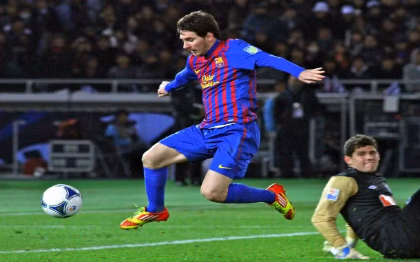 Bóng đá. Môn thể thao vua này có nguồn gốc từ thời cổ đại. Những người lính La Mã đã chơi trò chơi có nhiều điểm giống đá bóng ngày nay có tên gọi là Harpastum. Trò chơi này là tiền thân của môn bóng đá ngày nay.