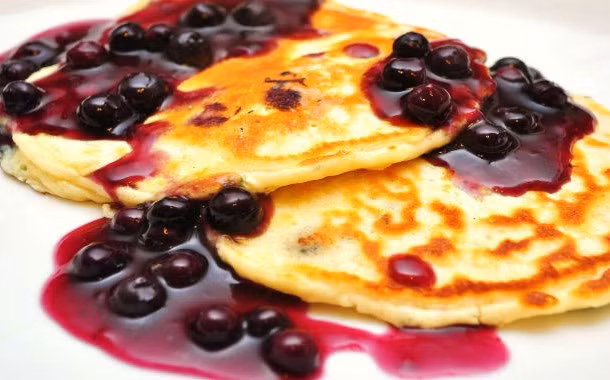 Bánh pancake. Người Hy Lạp cổ đại đã làm ra loại bánh pancake có tên gọi tiganetes. Đây là món ăn thường được dùng phổ biến trong các bữa ăn sáng. Nó được làm từ bột mì, dầu ô liu, mật ong, quế, hoa quả. Ngày nay, bánh pancake phổ biến ở rất nhiều quốc gia. Đây là một trong những phát minh cổ xưa đỉnh cao.