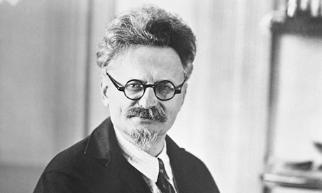 4. Leon Trotsky vốn là nhà lãnh đạo cách mạng Nga hoạt động cùng Vladimir Lenin, bị ám sát tại thành phố Mexico vào tháng 8/1940. Sát thủ đã đột nhập vào nhà của Trotsky và dùng một chiếc rìu chém ngập sọ nhà lãnh đạo cách mạng này.