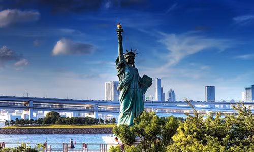 Không phải ai cũng biết tên đầy đủ của tượng Nữ thần Tự Do là Liberty Enlightening the World (có nghĩa Tự do thắp sáng thế giới).