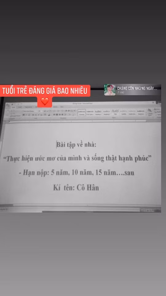 Không phải là những kiến thức về chuyên môn, mà thay vào đó, giáo viên này lại muốn các cô cậu học trò của mình phải thật sự hạnh phúc, thực hiện được ước mơ dù là 10 hay 15 năm sau. Ảnh: Facebook
