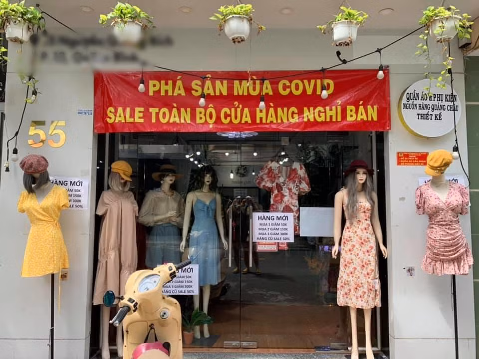 Từ đây họ đã cho ra đời những tấm biển thông báo với nội dung cực kỳ hài hước, khiến ai đọc xong cũng phải hoang mang mất 5s.