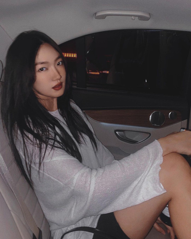 Thậm chí, không ít cư dân mạng còn cho rằng Linh Sugar là nhân vật khá nổi tiếng và có sức ảnh hưởng, cô nàng nên cẩn trọng hơn với các hành động của mình.