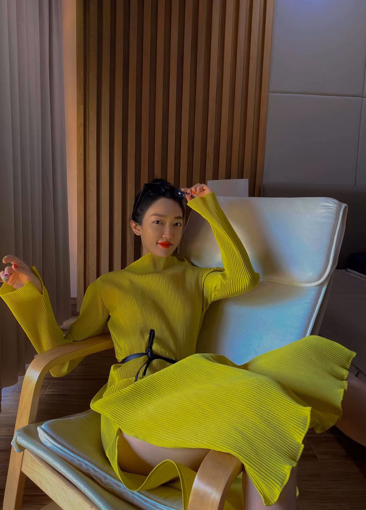 Bên cạnh đó, Linh Sugar còn được biết đến là bạn thân của những quý cô siêu hot như Phanh Lee hay MC Thu Hoài.