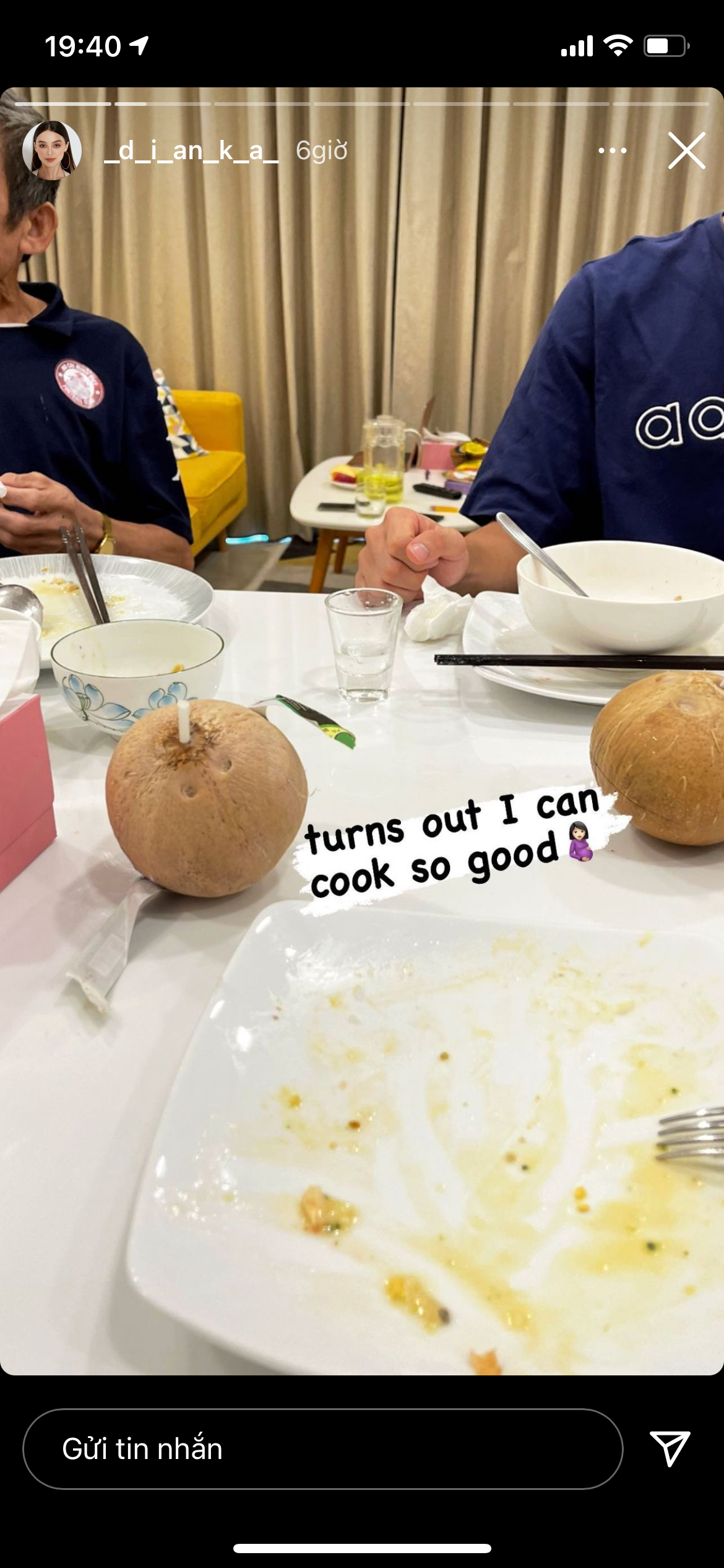 Dianka cũng không quên khoe bữa cơm với bố của bạn trai lên trang cá nhân.