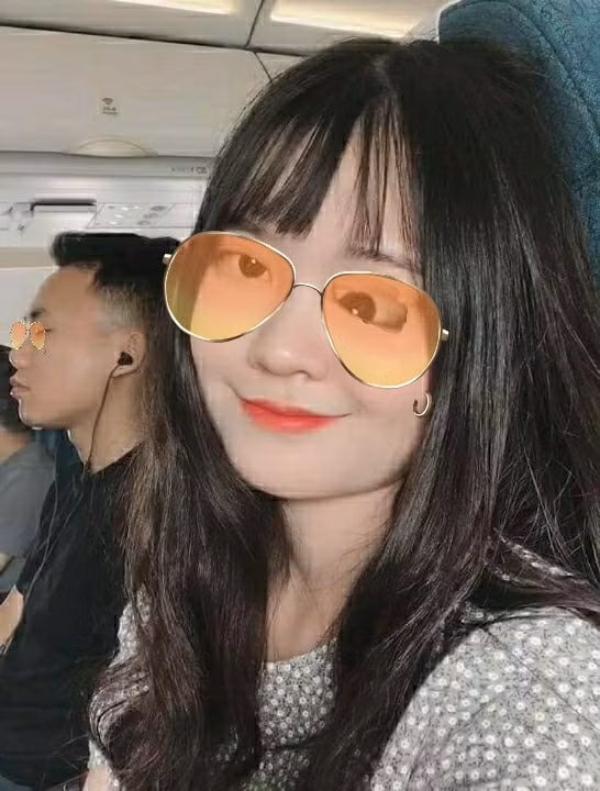 Cô gái trẻ xinh đẹp chỉ biết ngậm ngùi với cái "tâm" chỉnh sửa ảnh cư dân mạng.