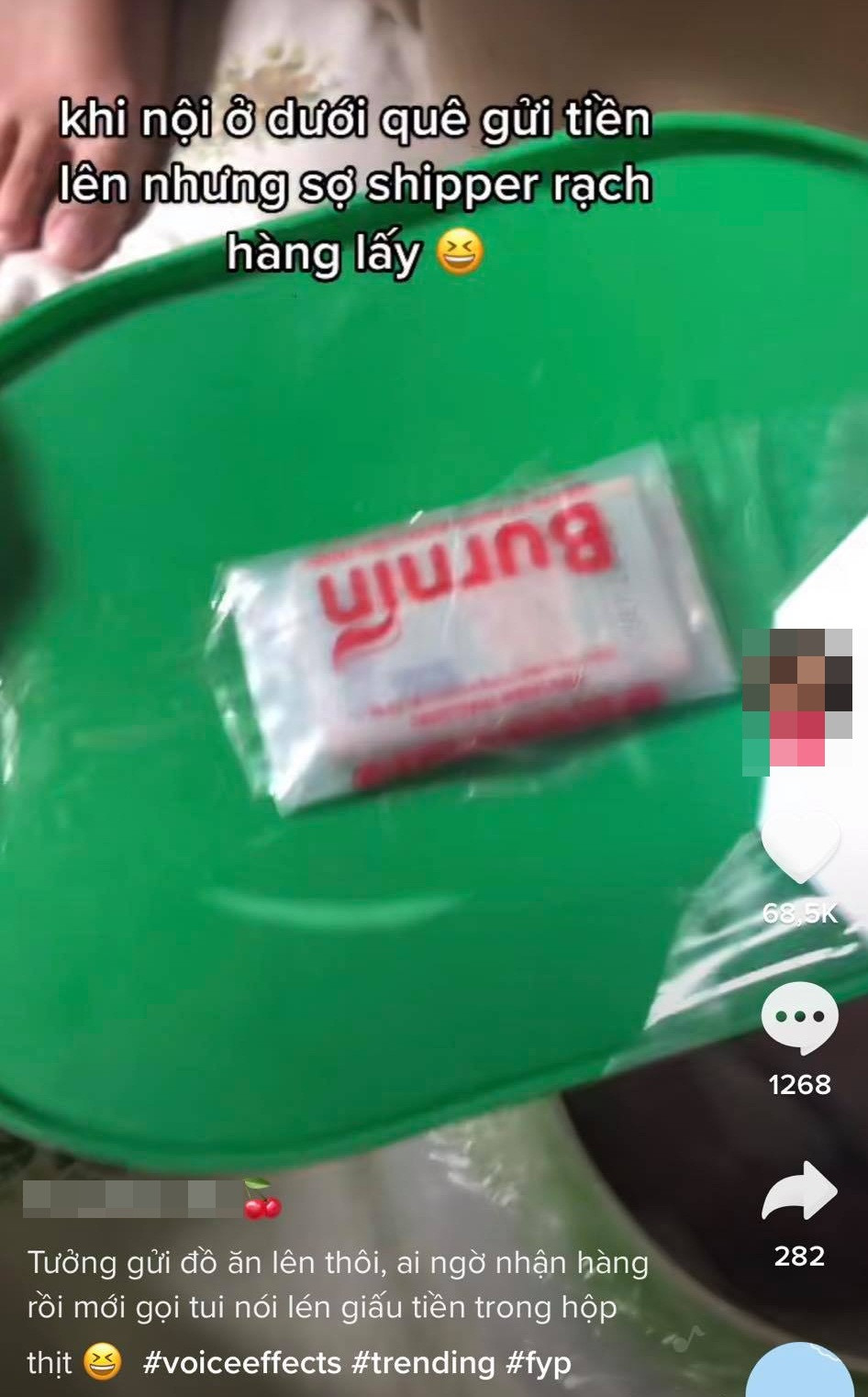 Cách "giấu" tiền bá đạo từ người bà khiến cô gái bất ngờ và không ngừng cười lớn. Cư dân mạng cũng vô cùng thích thú với cách gửi đồ đặc biệt này đến từ bà nội cô gái.