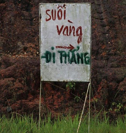 Đọc được biển báo này liệu không biết có ai đi thẳng hay sẽ quay đầu là bờ.