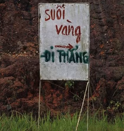 Đọc được biển báo này liệu không biết có ai đi thẳng hay sẽ quay đầu là bờ.