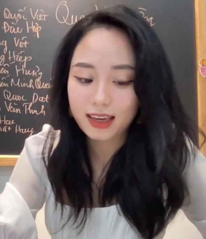 So sánh với thời điểm hiện tại, Minh Thu thực sự khiến nhiều người bất ngờ về nhan sắc bởi hình ảnh quá khác nhau.