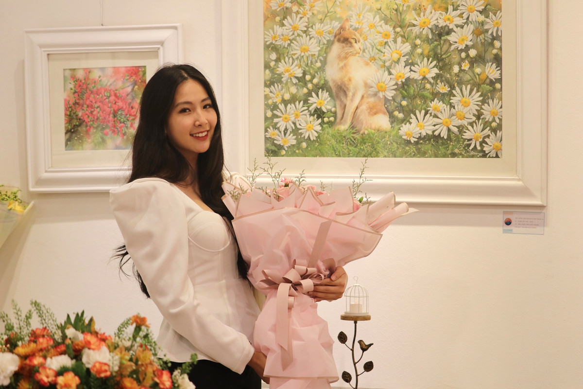 Trần Nam Phương được biết đến là Hoa khôi Nữ sinh viên thanh lịch Thủ đô năm 2019. Ngay từ trước đó, nữ sinh “tài sắc vẹn toàn” đã được mọi người chú ý với ngôi vị Á khôi trường Đại học Hà Nội năm 2019.