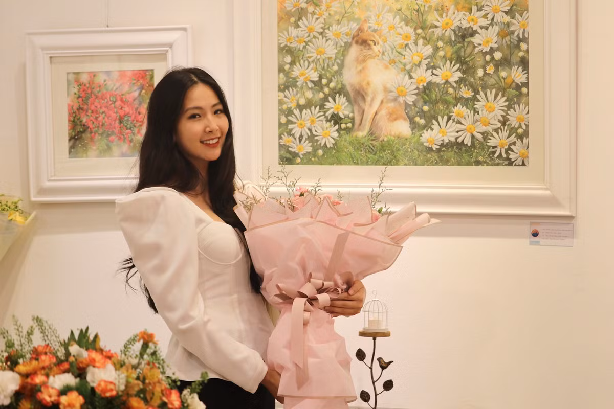 Trần Nam Phương được biết đến là Hoa khôi Nữ sinh viên thanh lịch Thủ đô năm 2019. Ngay từ trước đó, nữ sinh “tài sắc vẹn toàn” đã được mọi người chú ý với ngôi vị Á khôi trường Đại học Hà Nội năm 2019.