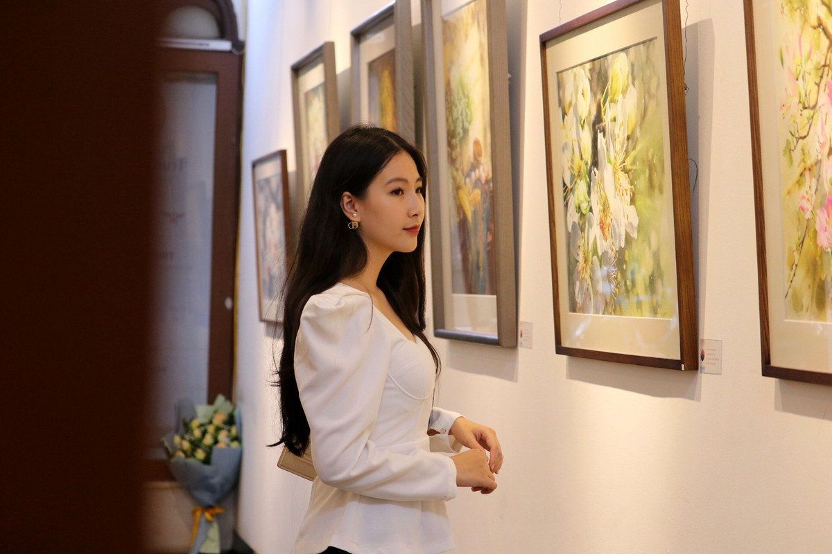 Nam Phương được mệnh danh là "thần tiên tỷ tỷ" bởi đường nét đậm chất Á Đông, dịu dàng và ngọt ngào.